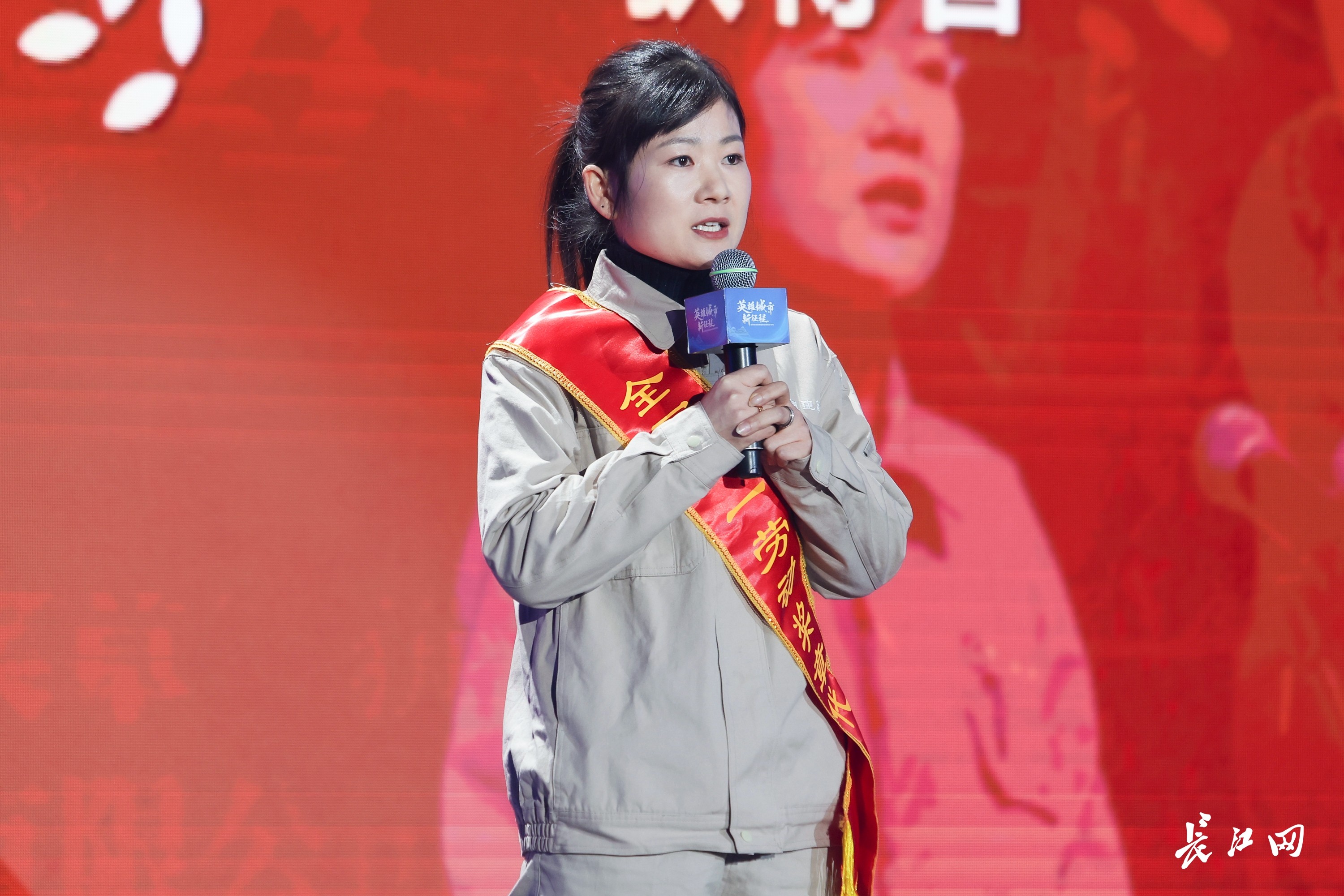 雷火电竞中建钢构武汉有限公司一车间装焊班组：脚踏实地精益求精中挺起新时代的“钢铁脊梁”(图4)