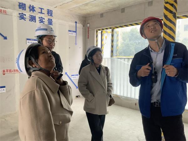 乌海项目团队一行人到中交一公局集团厦门房建2022P21项目观摩交流雷火电竞(图2)