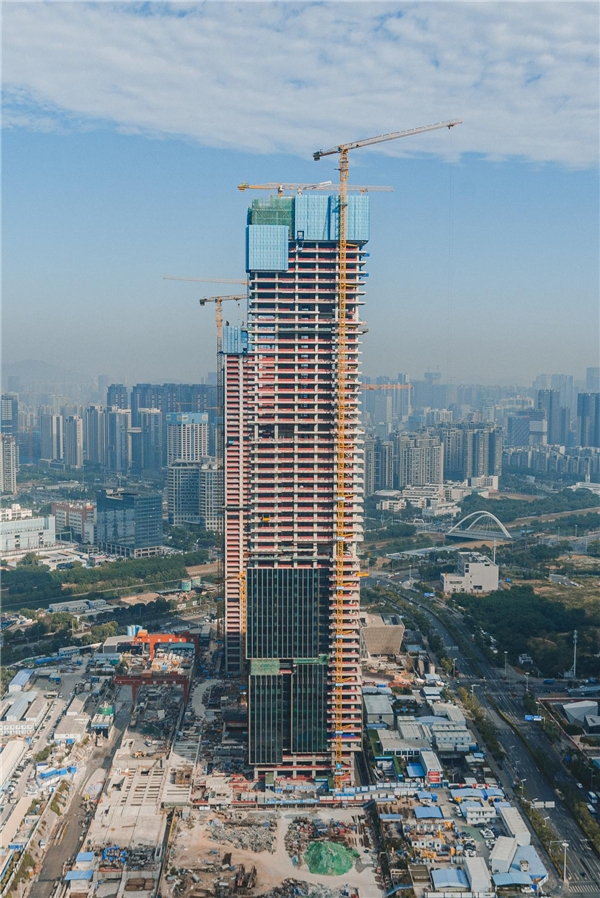 深铁前海国际枢纽雷火电竞中心项目迎来首栋超高层封顶(图2) 深铁前海国际枢纽雷火电竞中心项目迎来首栋超高层封顶(图2)