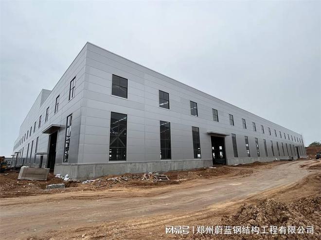 钢结构工程：未来建筑的新趋势与挑战雷火电竞(图1)