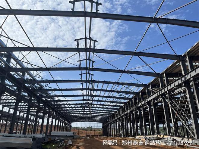 钢结构工程：未来建筑的新趋势与挑战雷火电竞(图3)