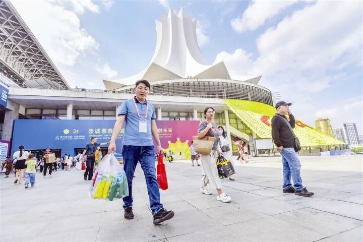 雷火电竞商机无限 明年再聚(图1)